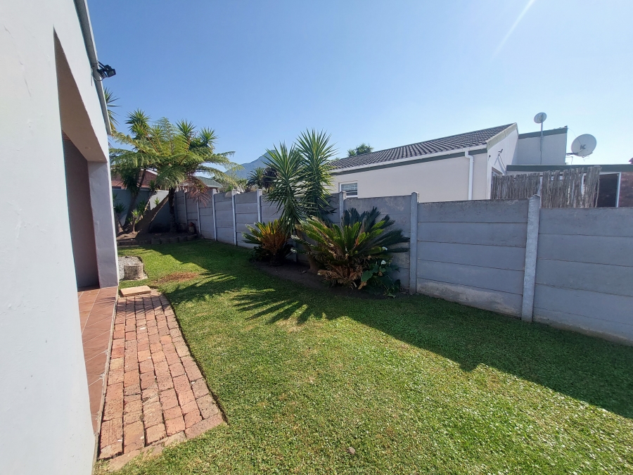 3 Bedroom Property for Sale in Denneoord Western Cape